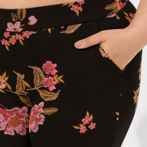 Torrid Black Floral Flare Leggings - Picture 4 of 4
